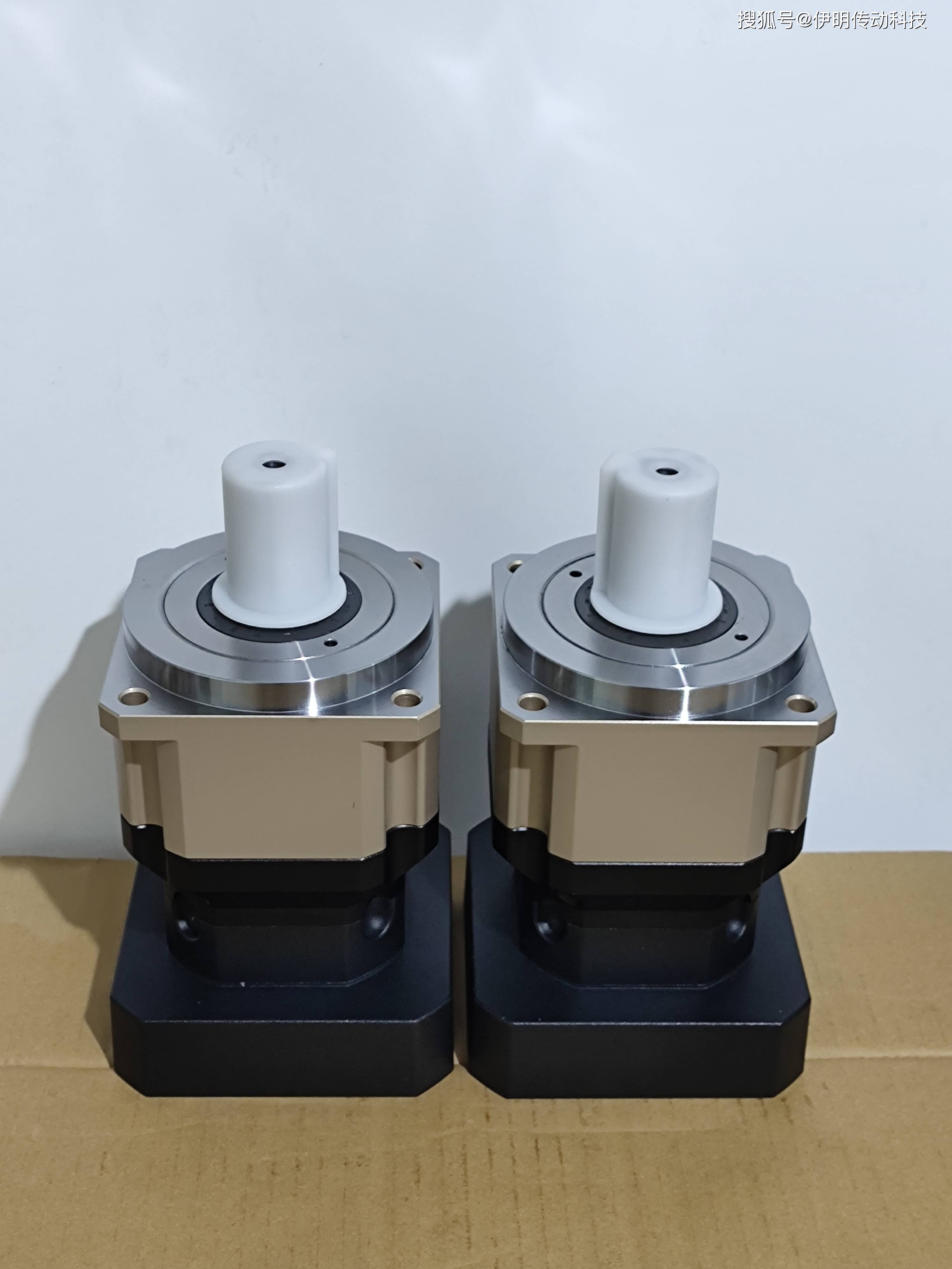 伊明牌SPIFH060S-004FC、SPIFH090S、SPIFH115S、142S机械手减速机油品更换