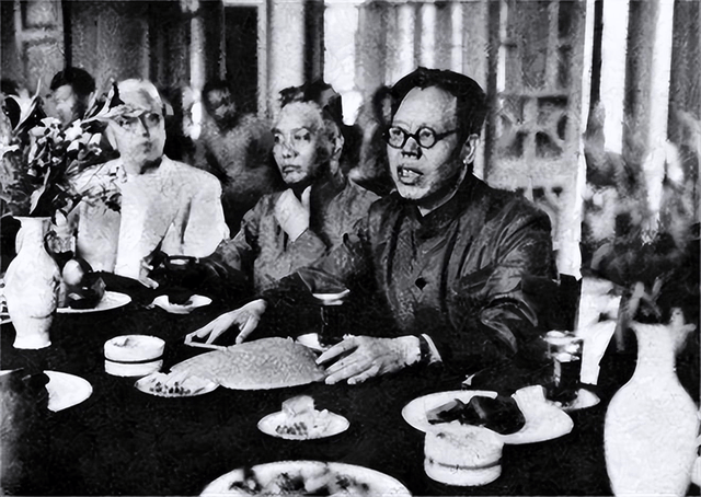中央对李立三说：李雪峰连中央候补委员都不是，李：我愿当他副手