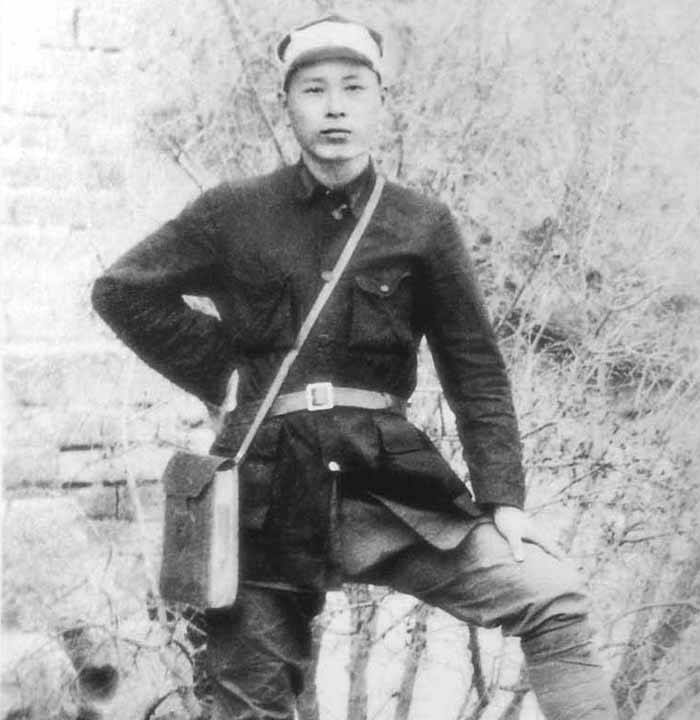 中共“七大”时，陈光给毛主席写信，说我为什么不是中央委员