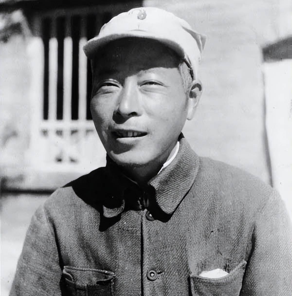 中共“七大”时，陈光给毛主席写信，说我为什么不是中央委员