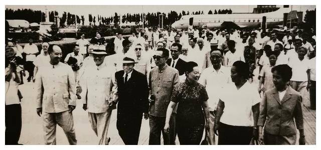 1965年李宗仁回国，周总理约见张云逸说：中央要交给你一个重任