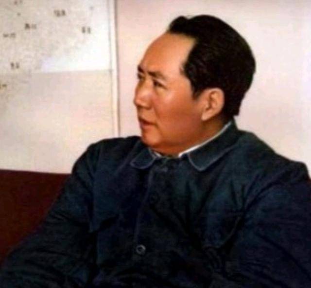 毛主席见了李克农的情报后，说：有这些情况参考，中央可以拍板了
