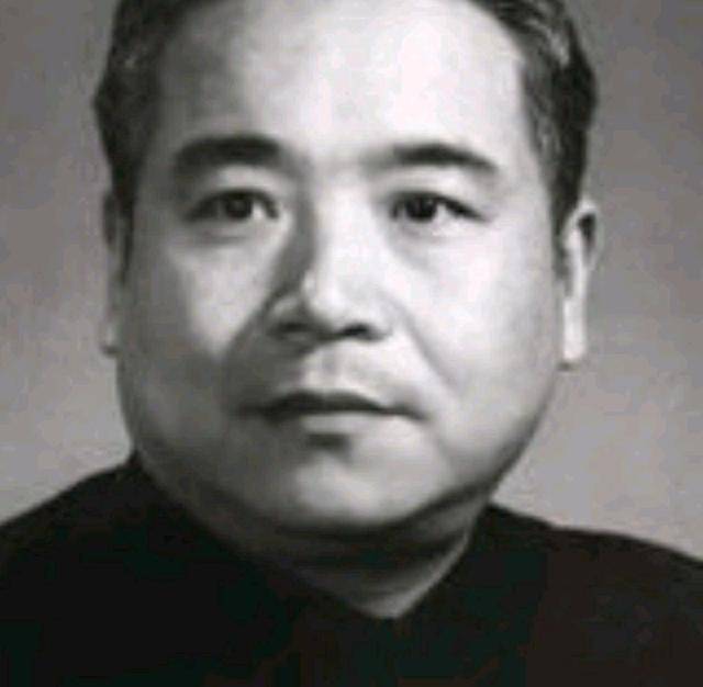 毛主席见了李克农的情报后，说：有这些情况参考，中央可以拍板了