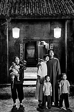革命历史题材影视剧： 成功构建青春叙事与历史叙事的对话空间